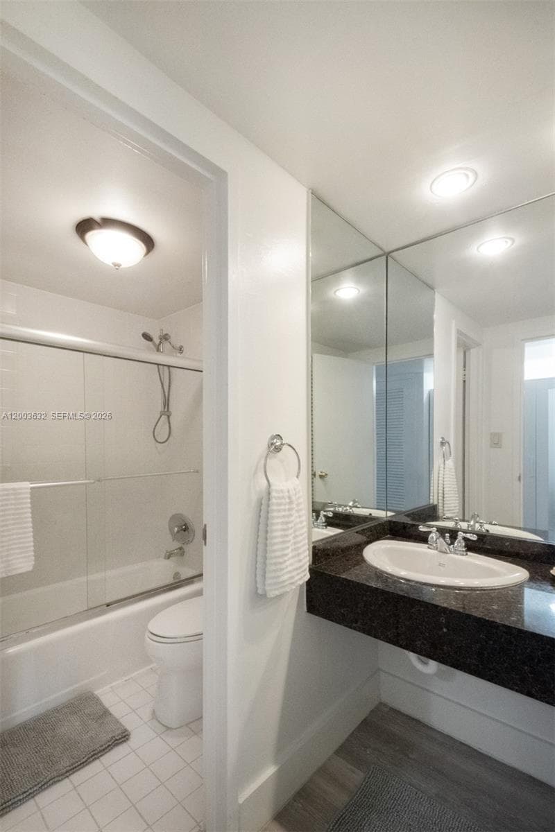 100 Lincoln Rd 439 photo 6