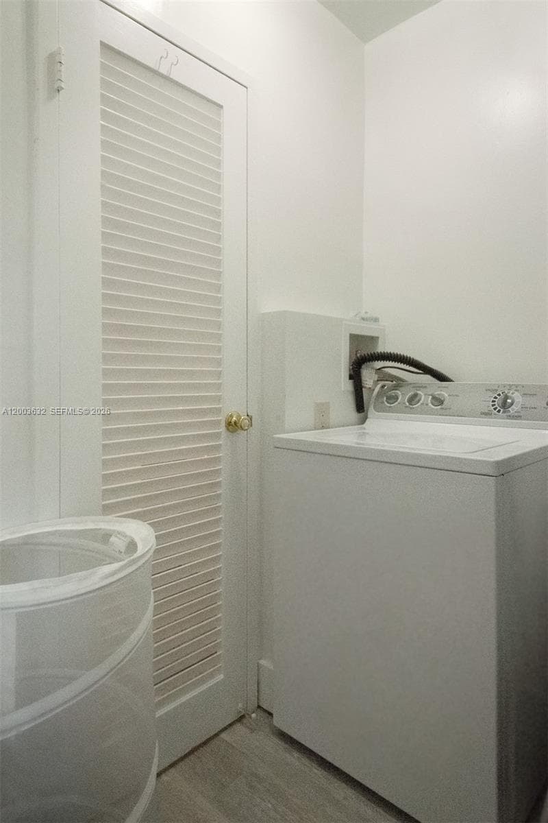 100 Lincoln Rd 439 photo 9