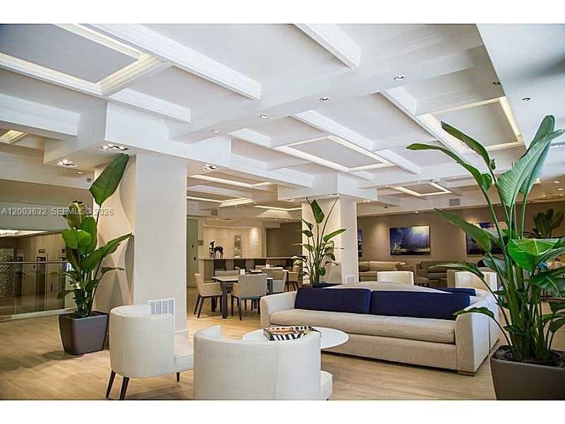 100 Lincoln Rd 439 photo 19