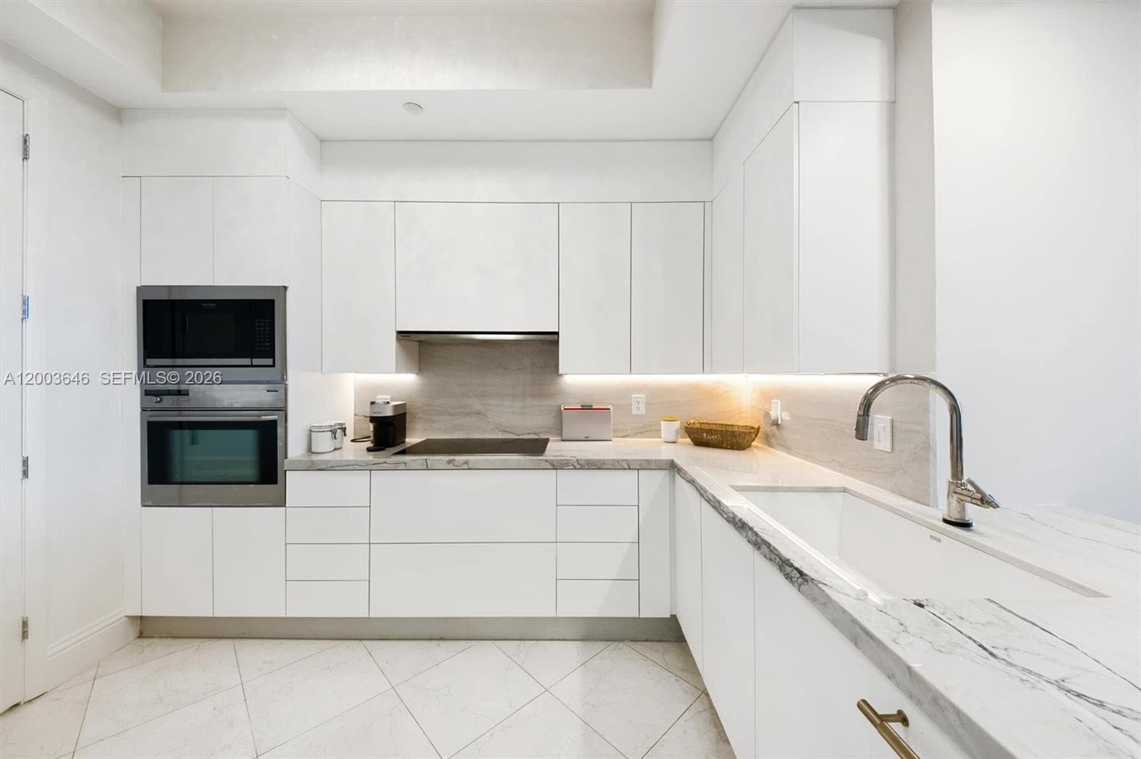 100 Pointe Dr 702 photo 9