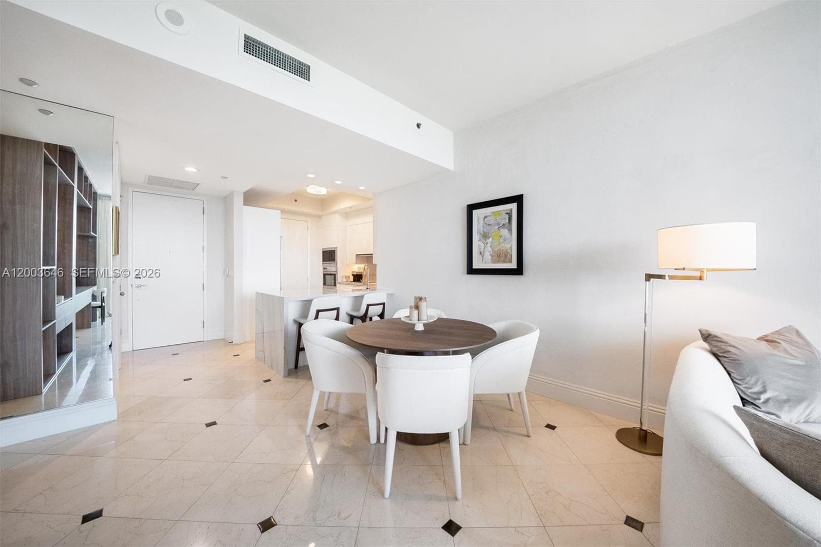 100 Pointe Dr 702 photo 4