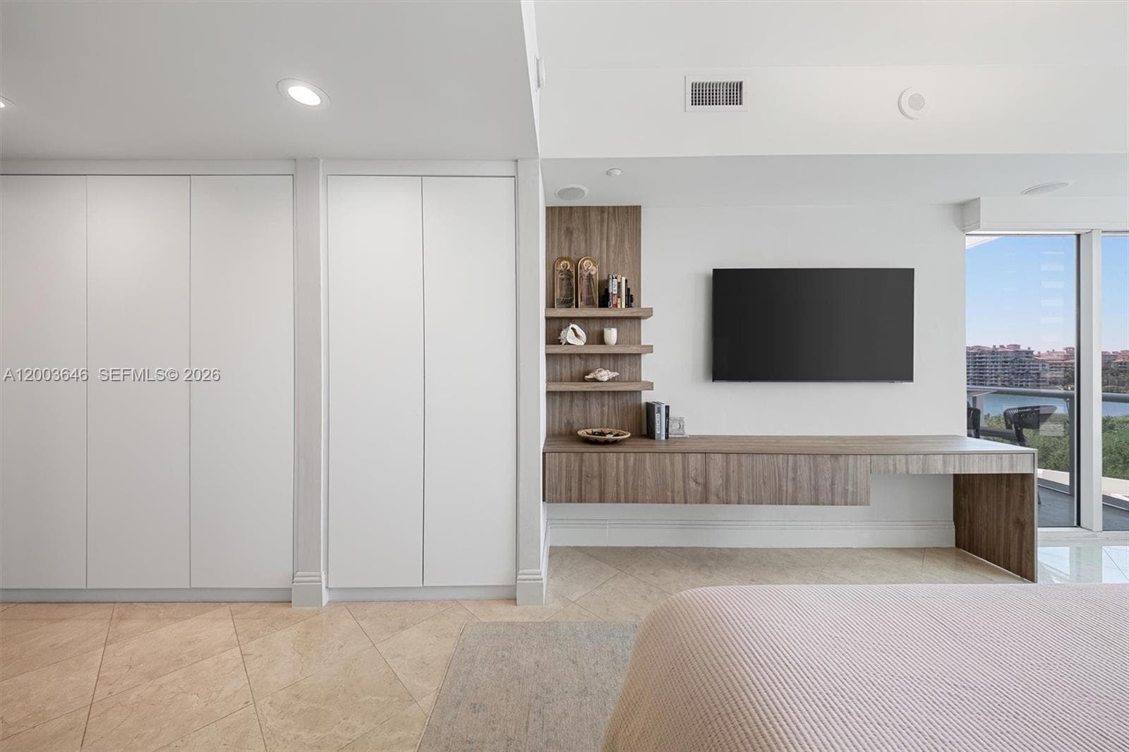 100 Pointe Dr 702 photo 21