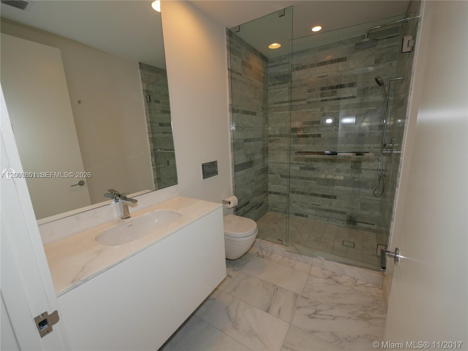 10201 Collins Ave 2006 photo 22