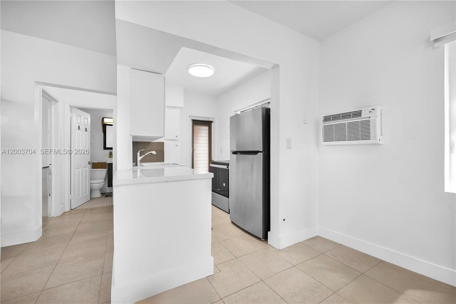 1195 Marseille Dr 5 photo 3