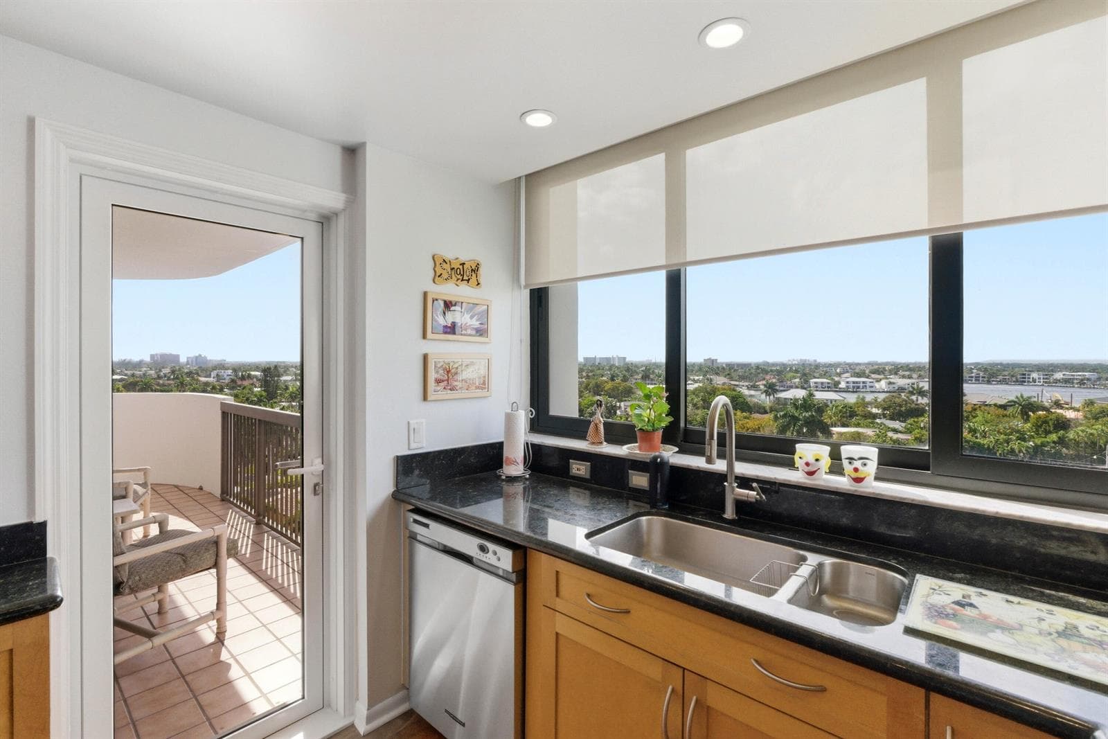 1361 South Ocean 808 photo 17