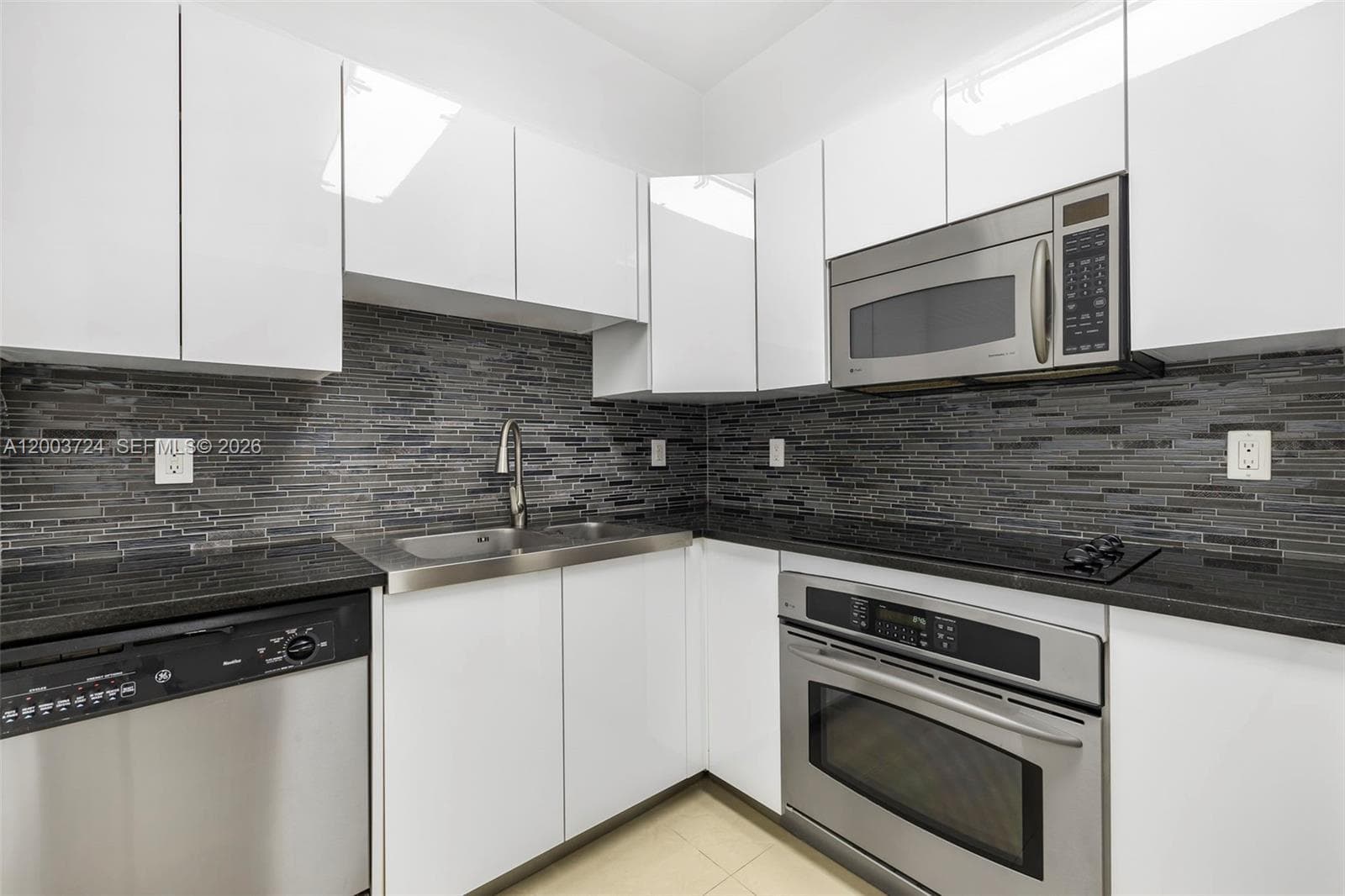 6365 Collins Ave 805 photo 16