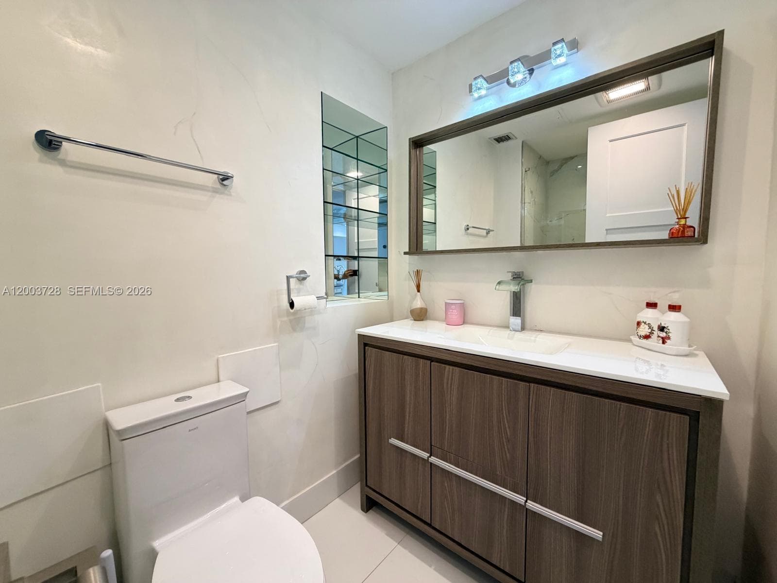 18041 BISCAYNE BLVD PH01 photo 17