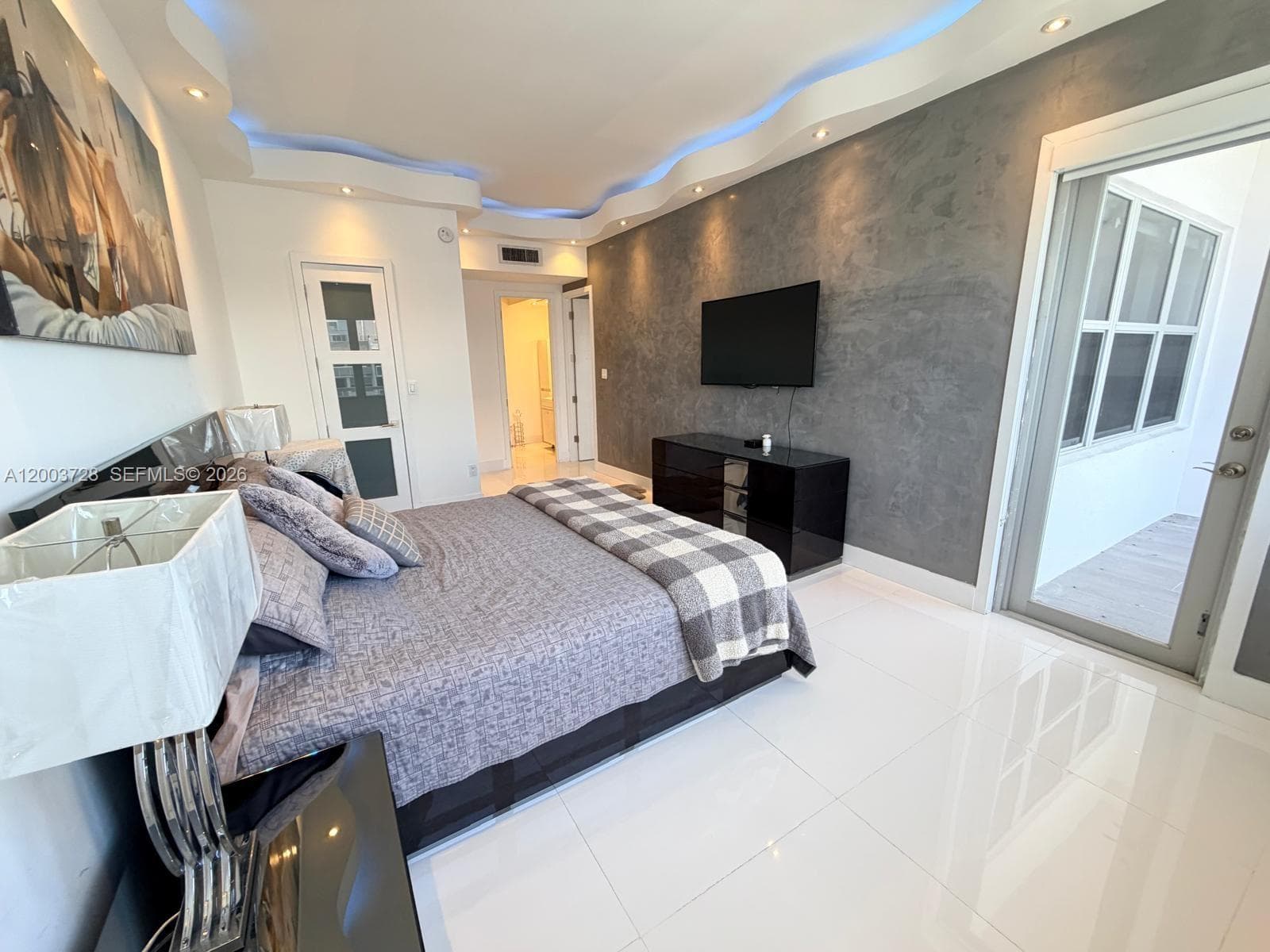 18041 BISCAYNE BLVD PH01 photo 12