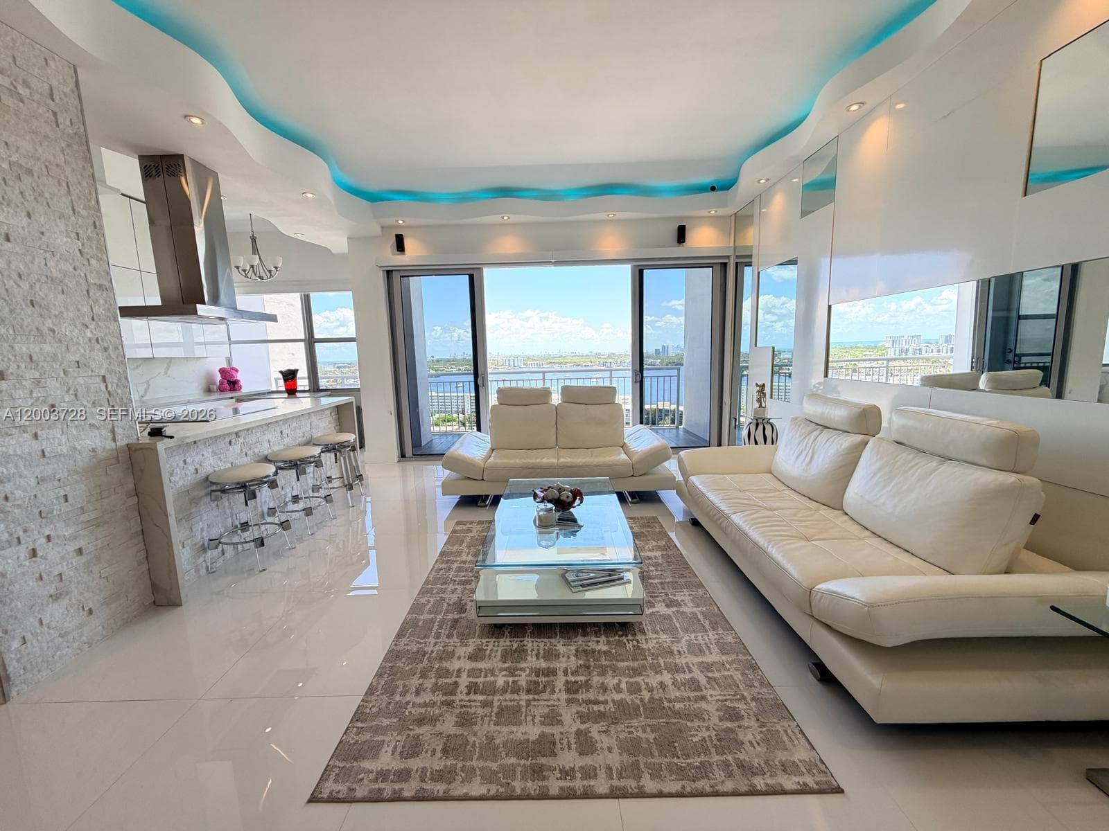 18041 BISCAYNE BLVD PH01 photo 3