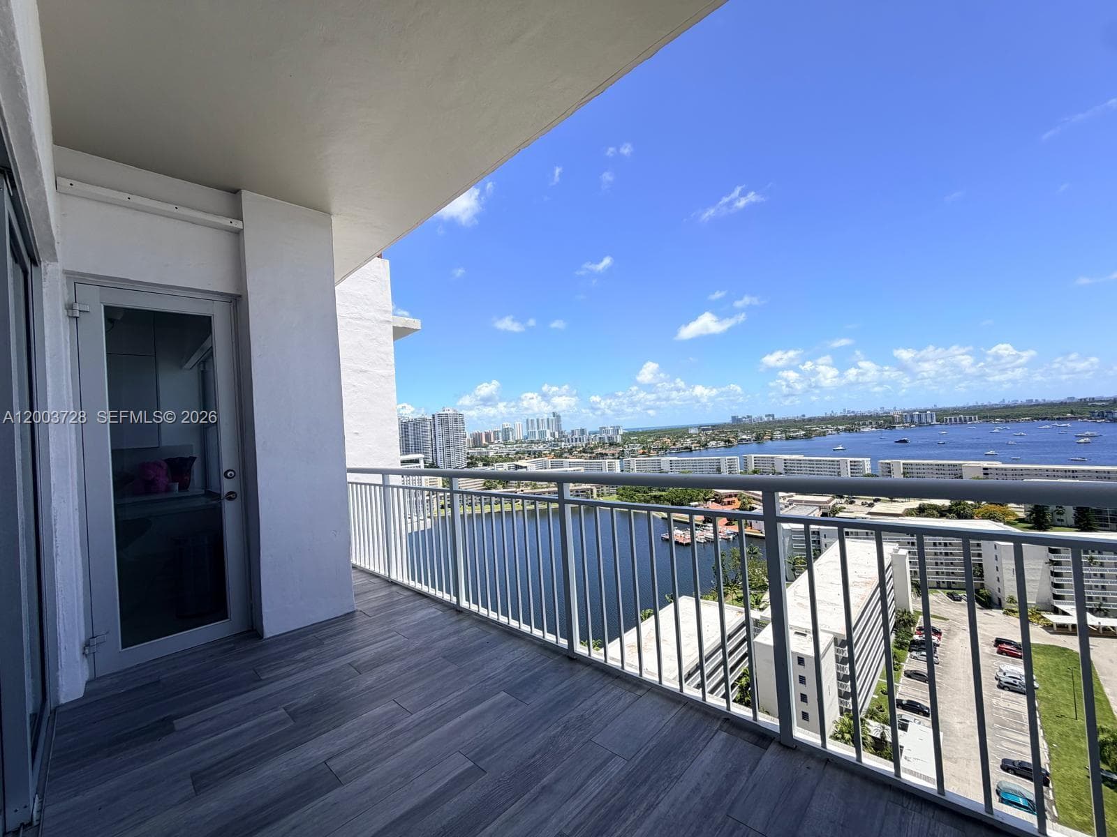 18041 BISCAYNE BLVD PH01 photo 5