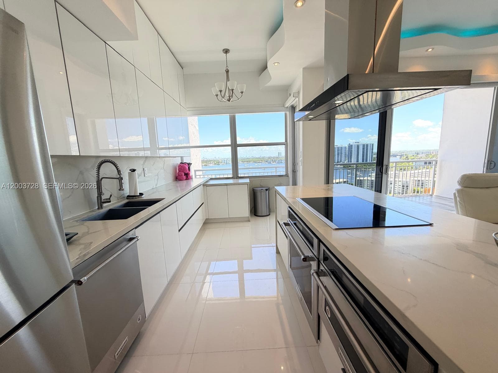 18041 BISCAYNE BLVD PH01 photo 9
