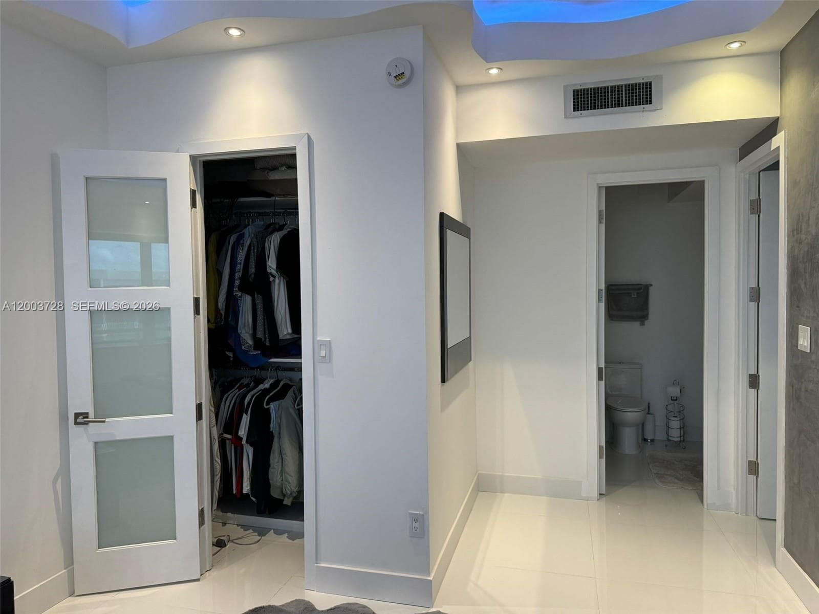 18041 BISCAYNE *MARINA & CONDO COMBO PH01 photo 9