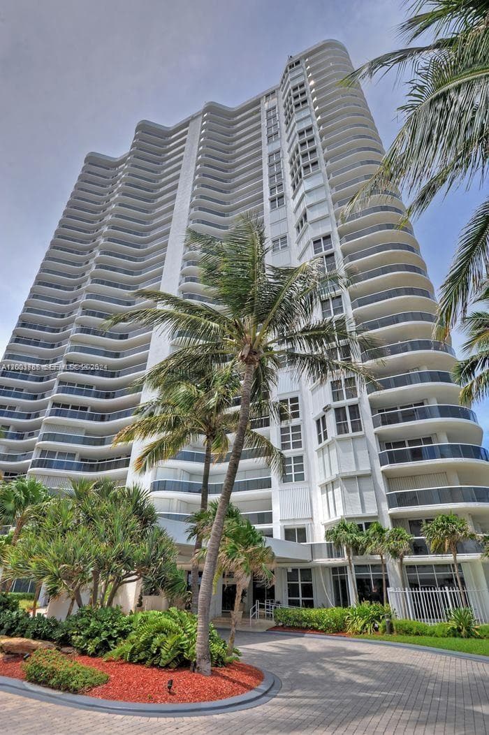 16711 Collins Ave 602 photo 1
