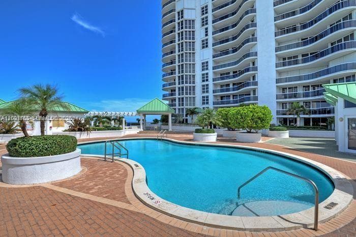 16711 Collins Ave 602 photo 5