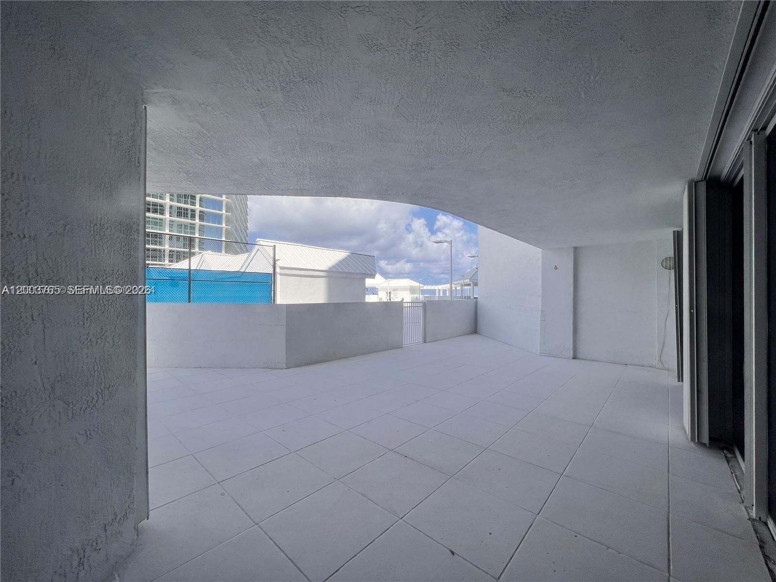 16711 Collins Ave 602 photo 4