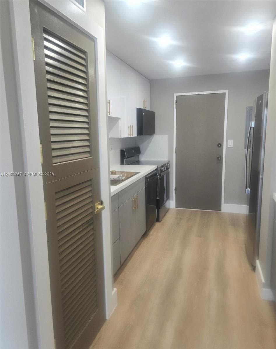 9800 Bay Harbor Dr 305 photo 5