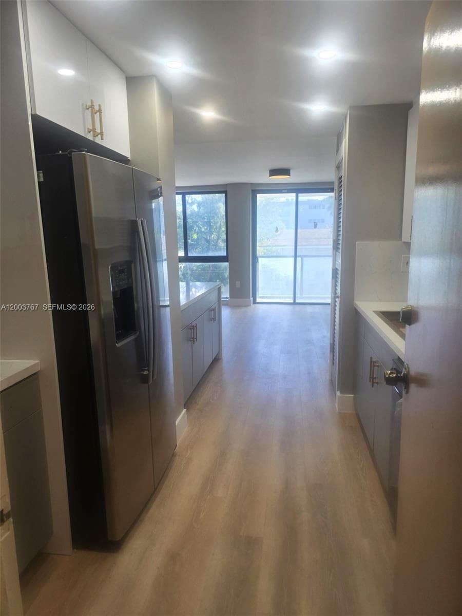 9800 Bay Harbor Dr 305 photo 4