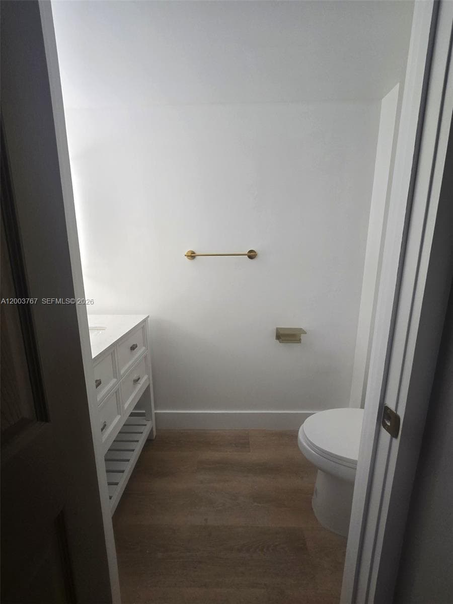9800 Bay Harbor Dr 305 photo 8