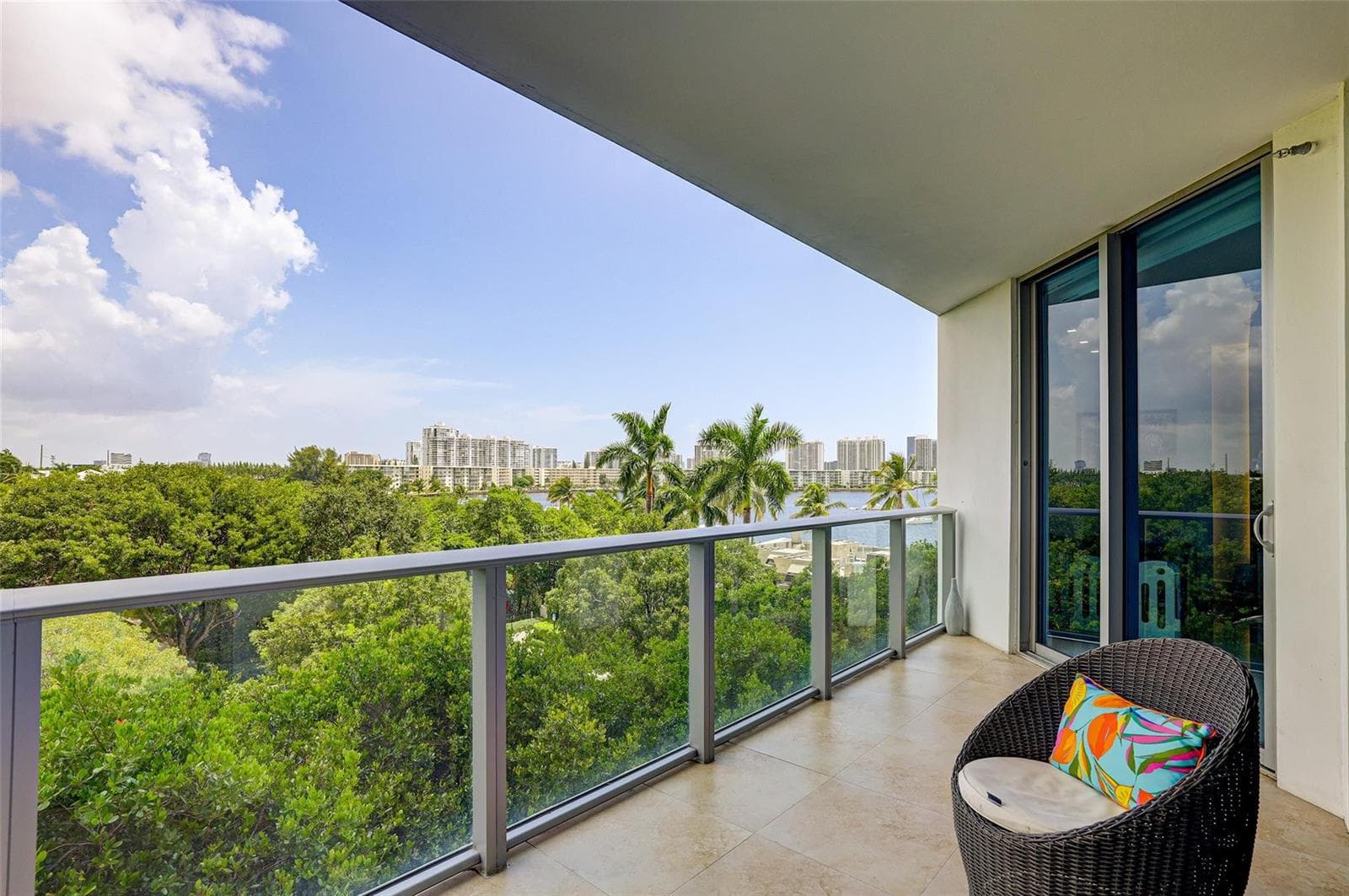 17301 Biscayne Boulevard 406 photo 21