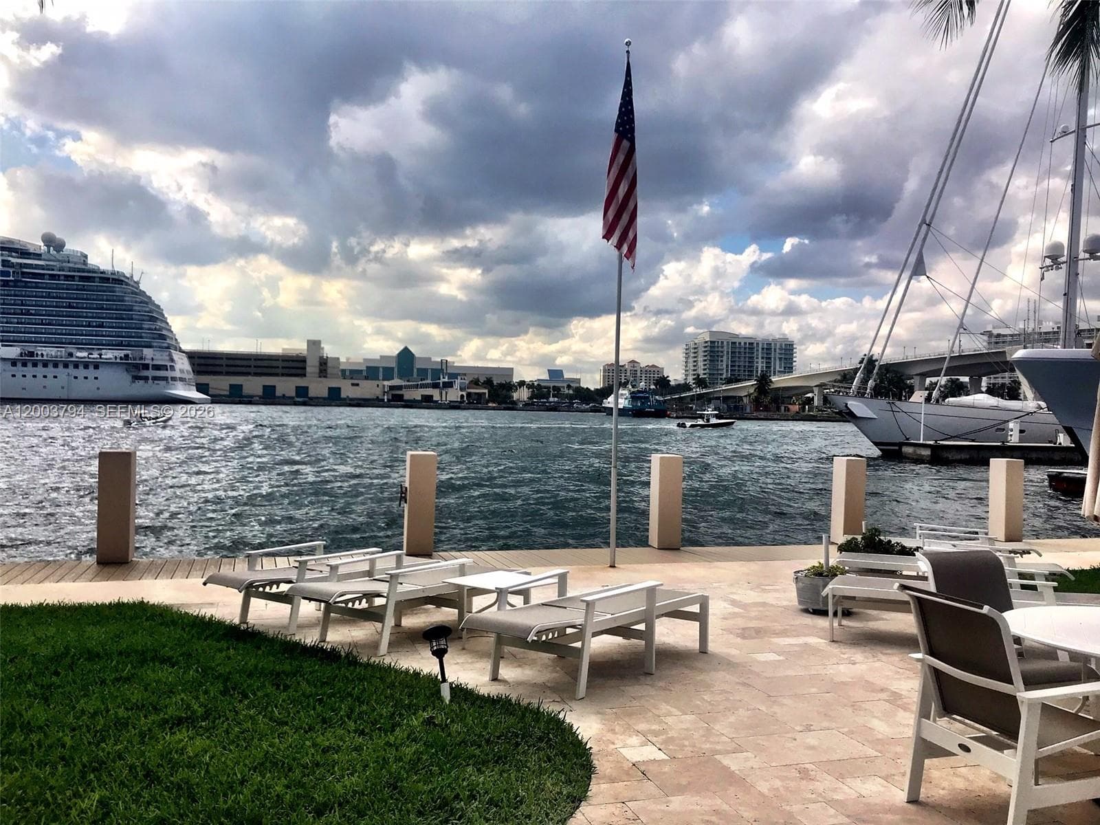 1775 Harbourview Dr 11 photo 2