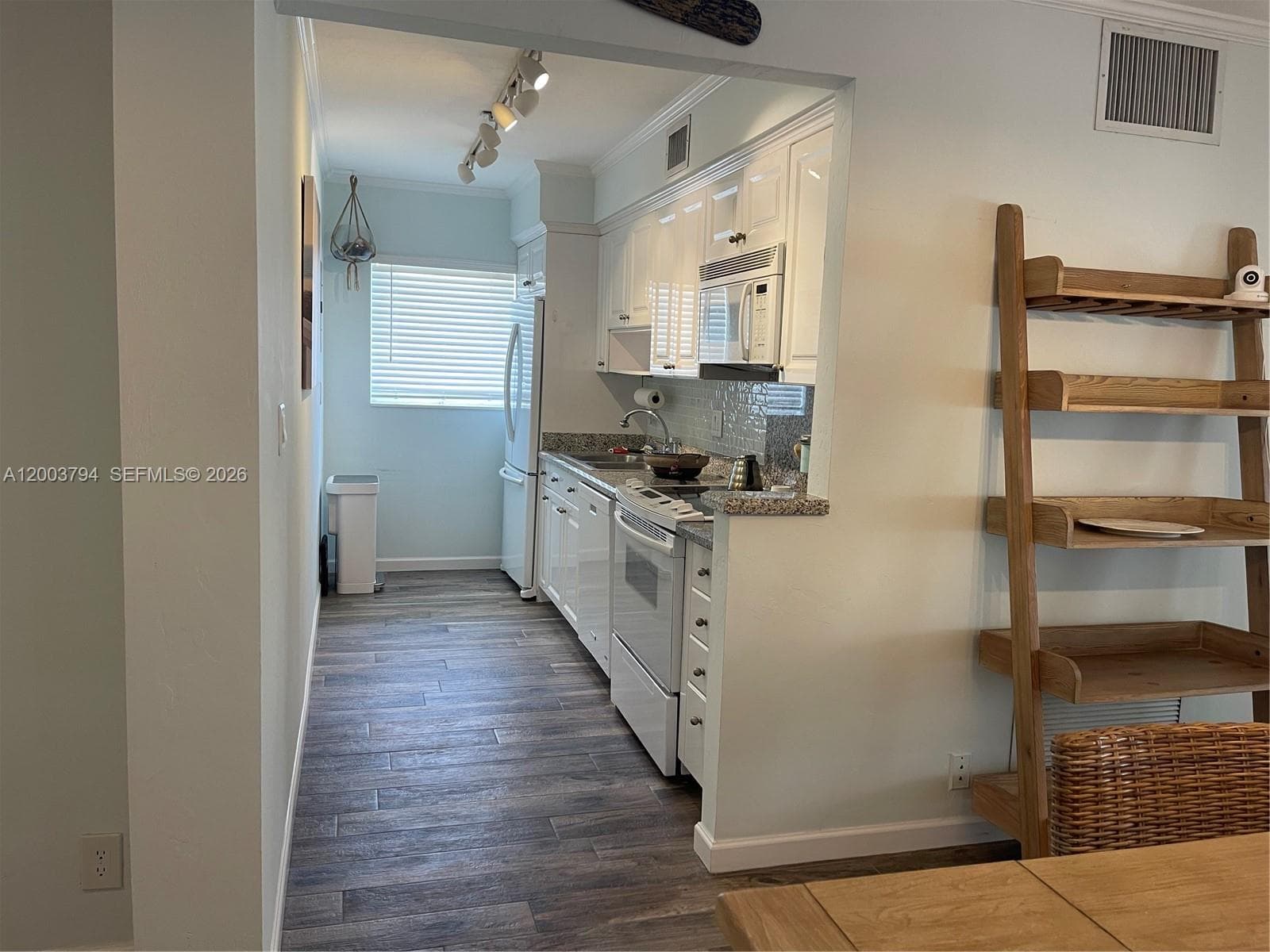 1775 Harbourview Dr 11 photo 7