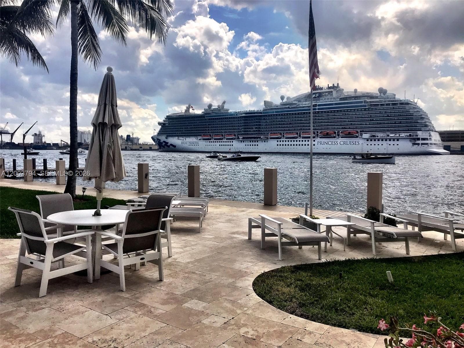 1775 Harbourview Dr 11 photo 3