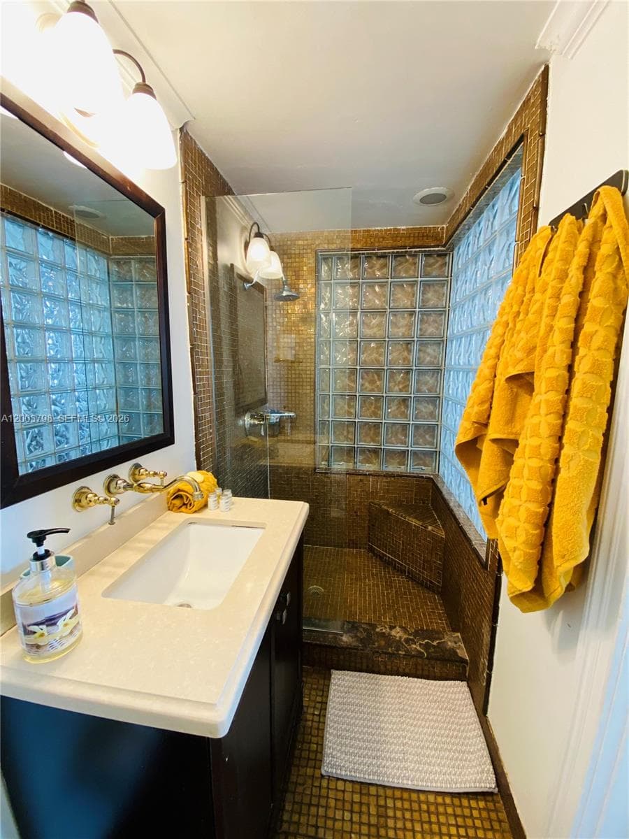 335 Ocean Dr 228 photo 6