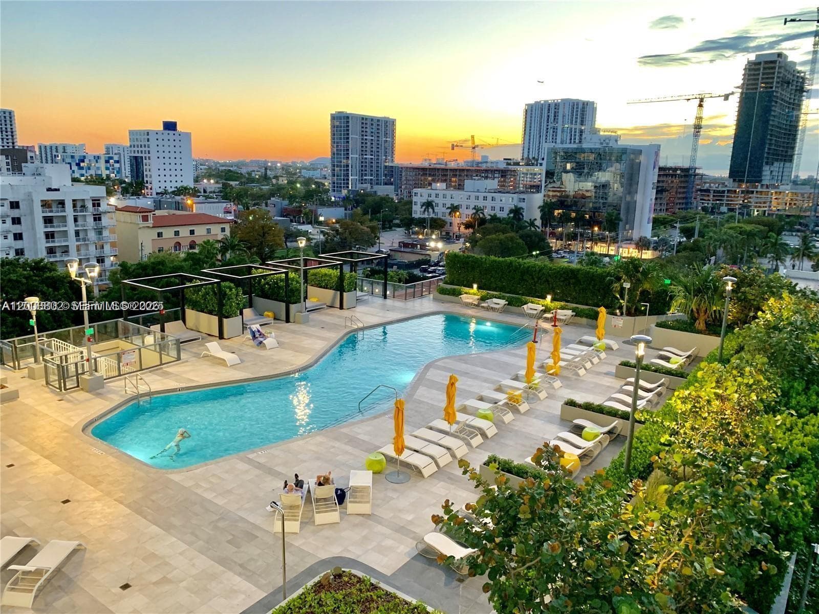 501 31st St 3404 photo 6