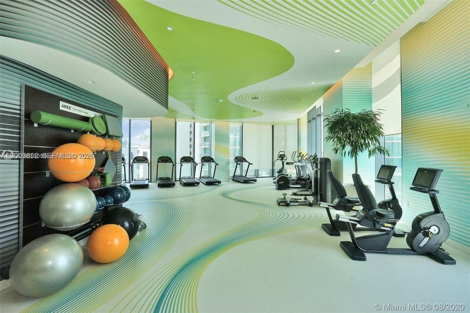 501 31st St 3404 photo 5