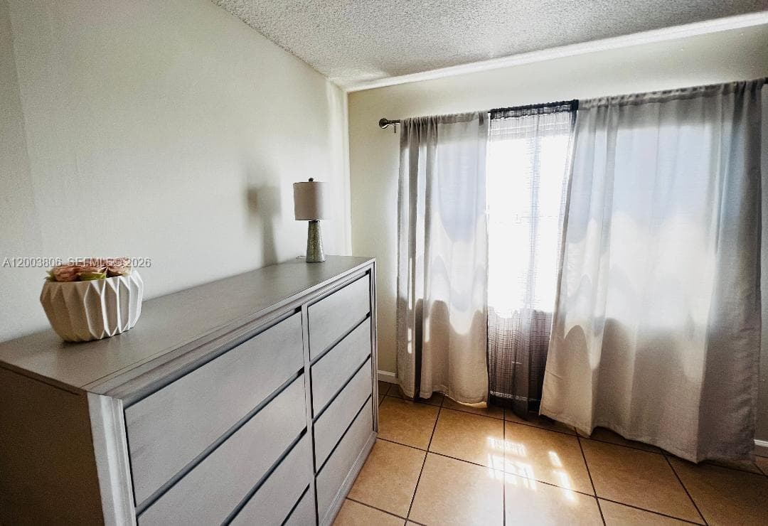 401 Golden Isles Dr 1011 photo 23