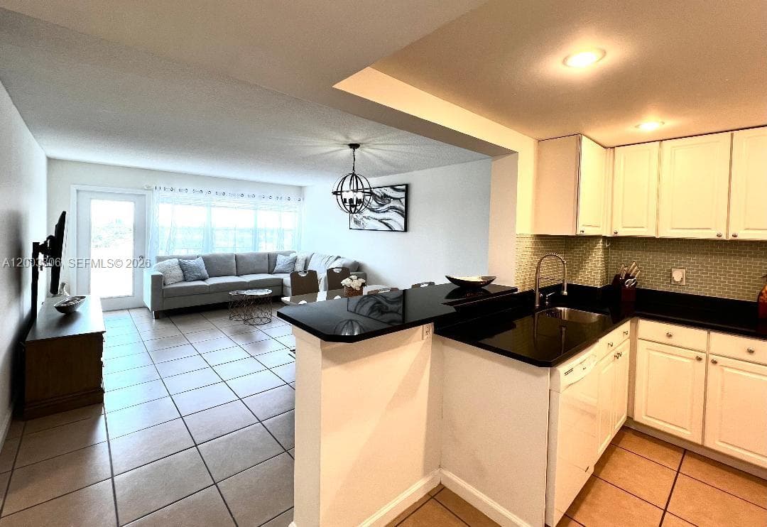 401 Golden Isles Dr 1011 photo 13