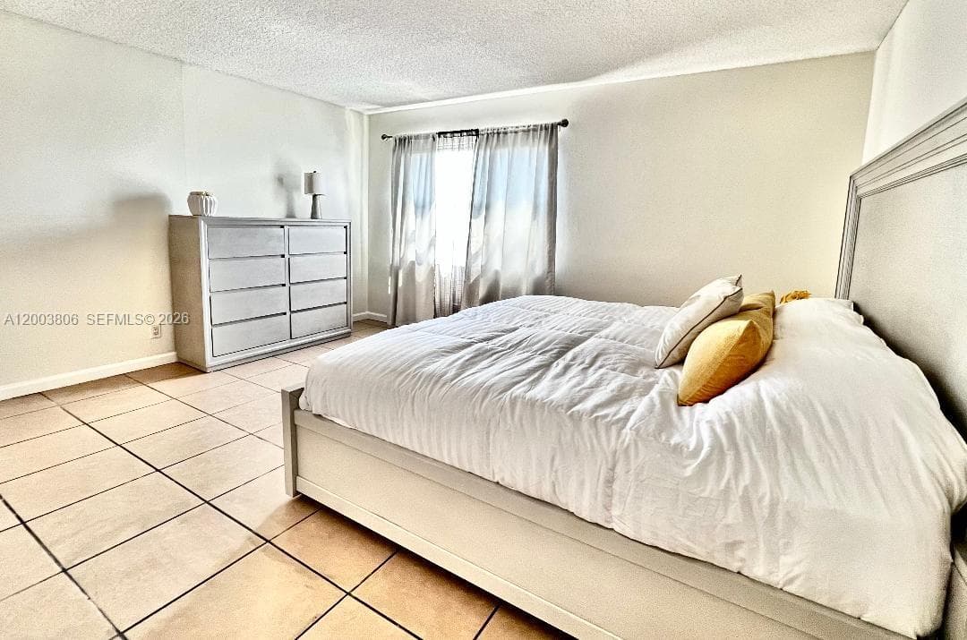 401 Golden Isles Dr 1011 photo 19