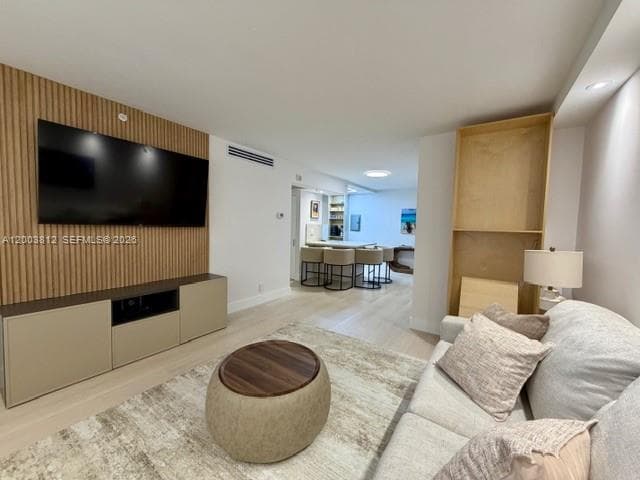 2501 Ocean Dr 833 photo 3