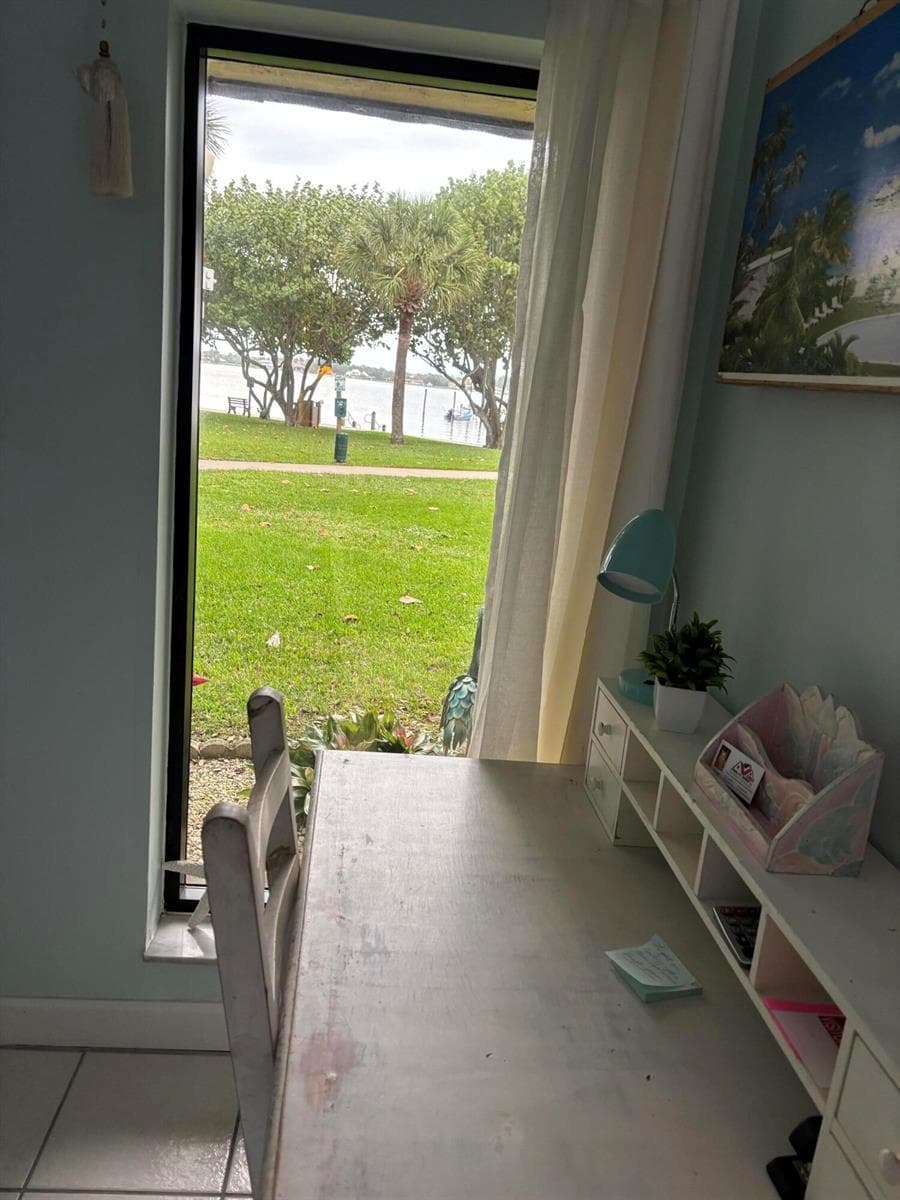 825 Center Street 21b photo 6