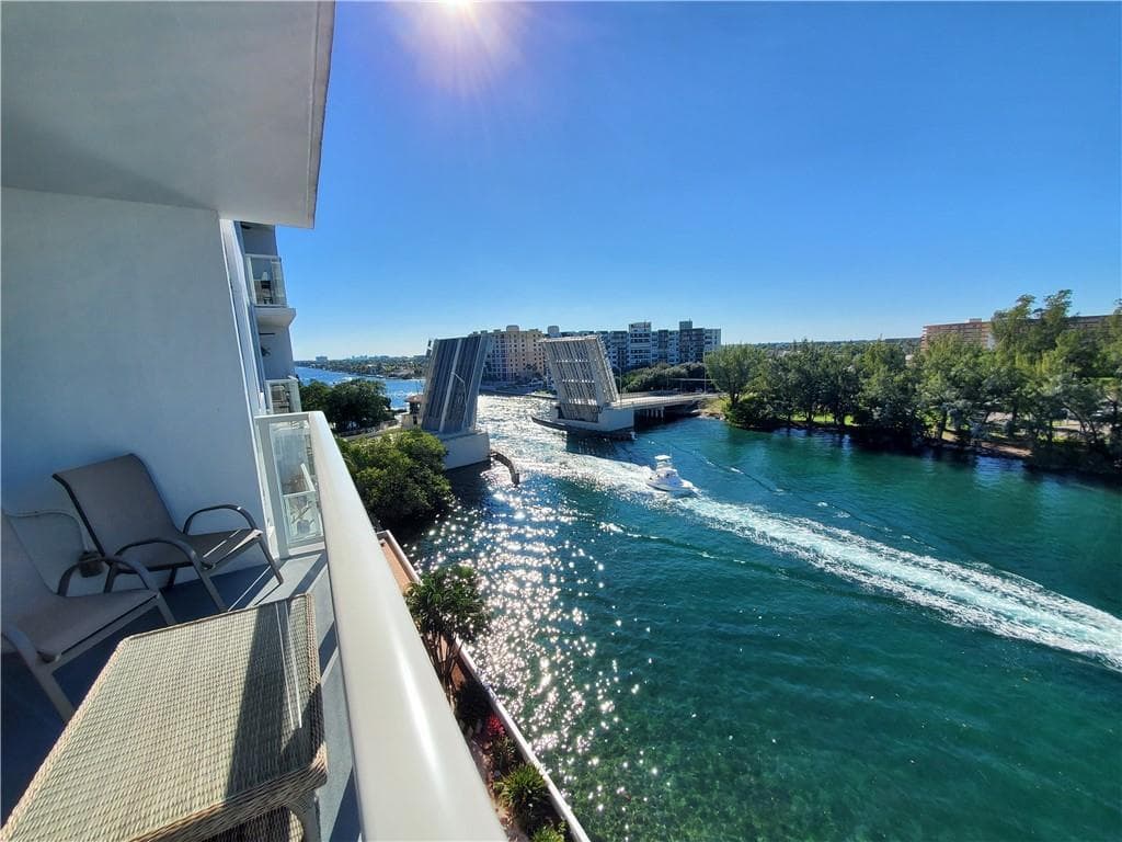 1401 N Riverside Drive 807 photo 6