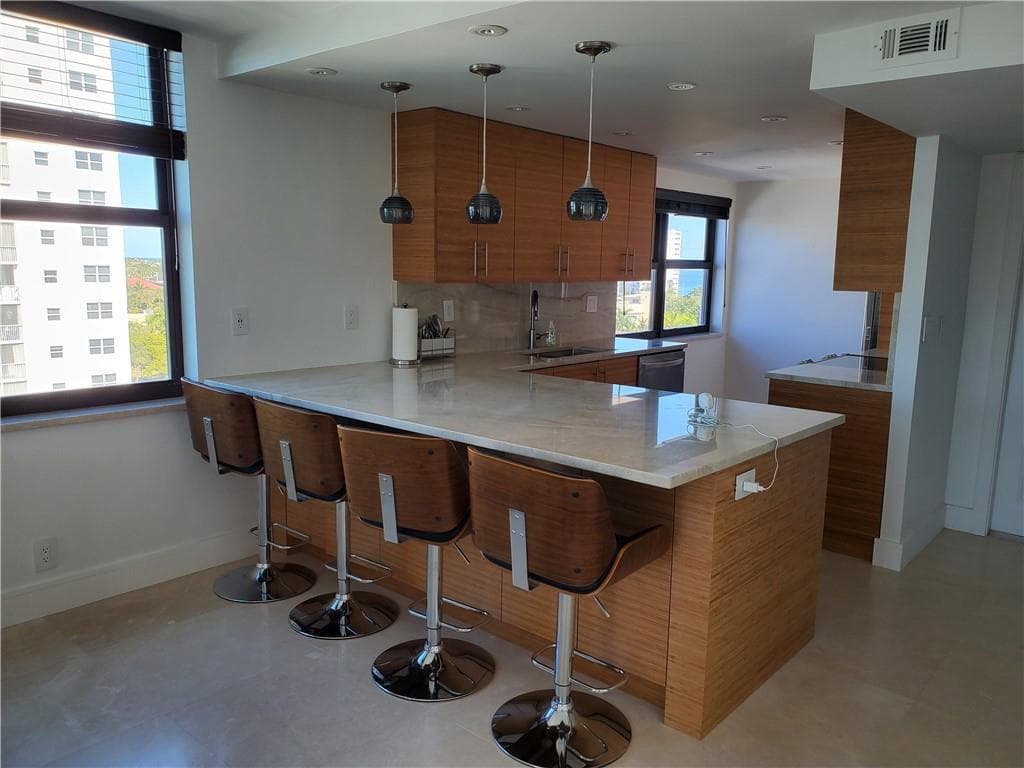 1401 N Riverside Drive 807 photo 16