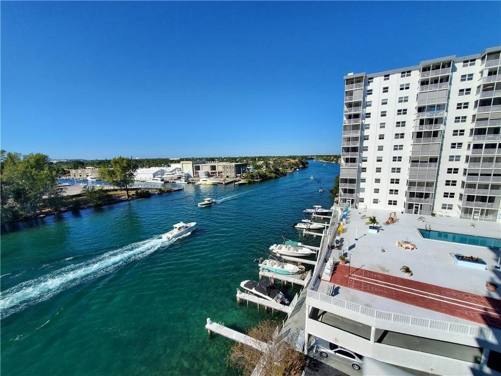 1401 N Riverside Drive 807 photo 14