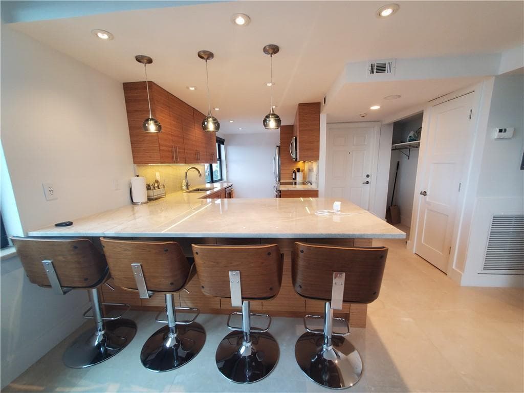 1401 N Riverside Drive 807 photo 15