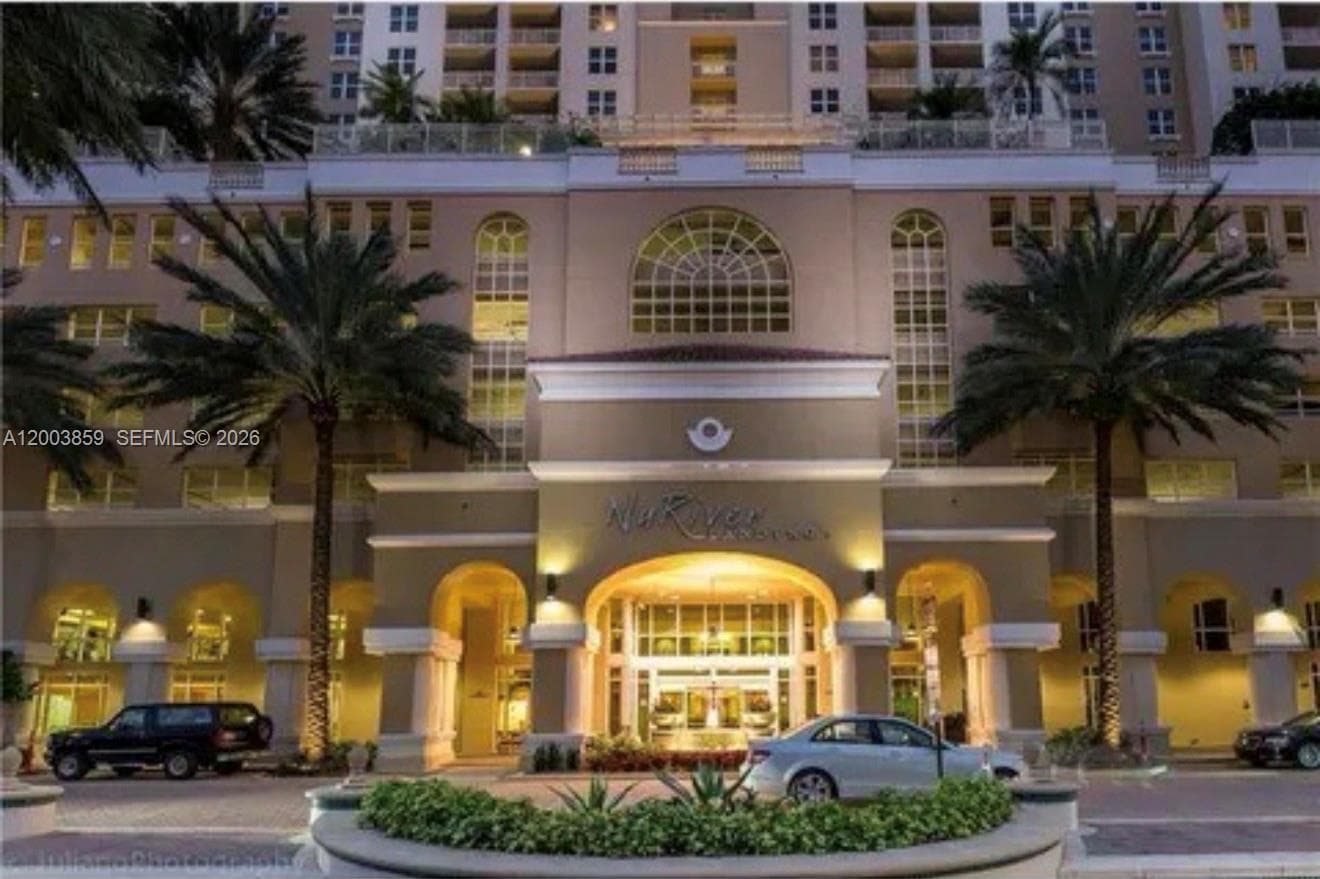 511 5th Ave 611 photo 3