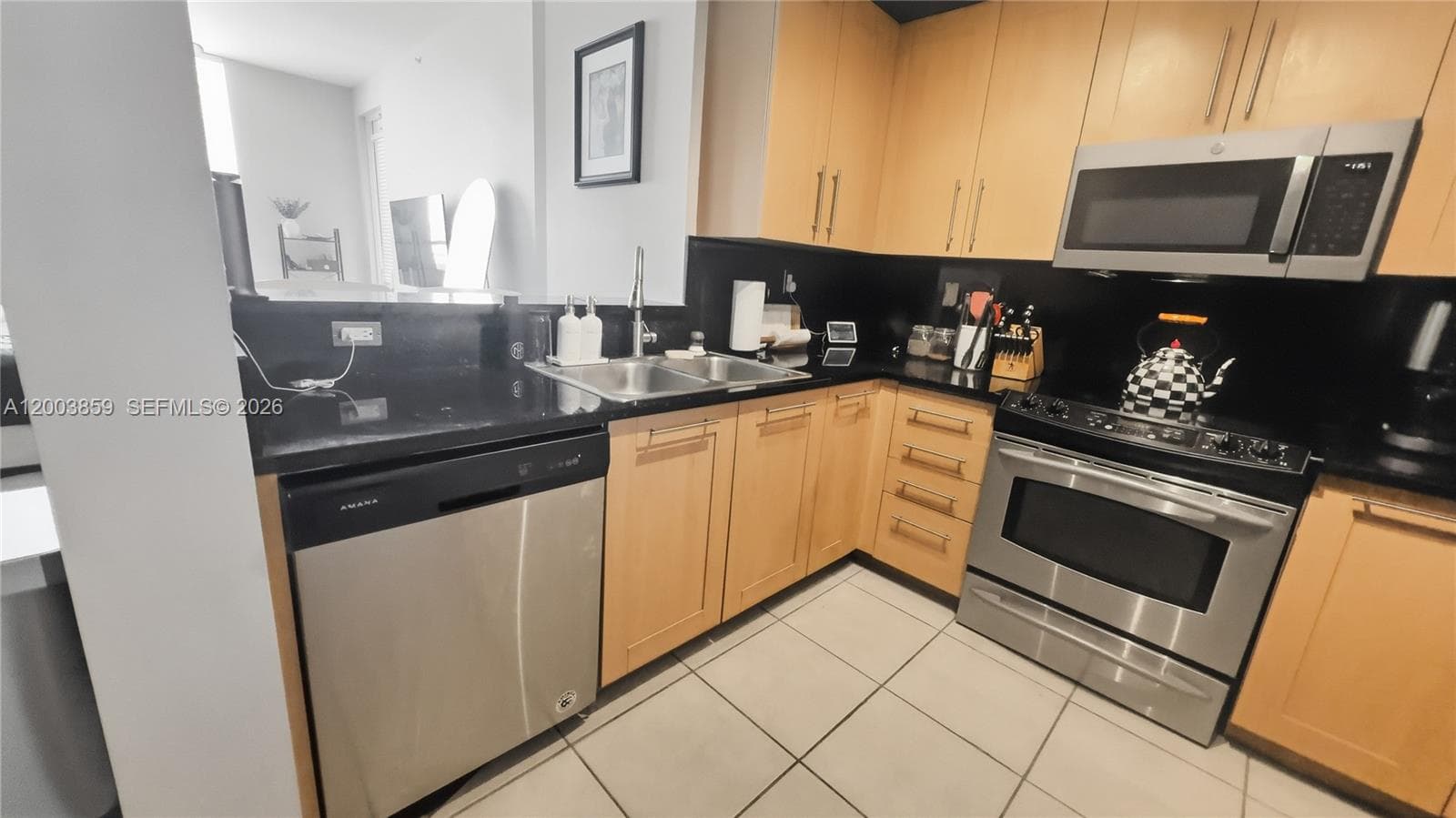 511 5th Ave 611 photo 10