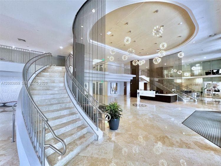 511 5th Ave 611 photo 4