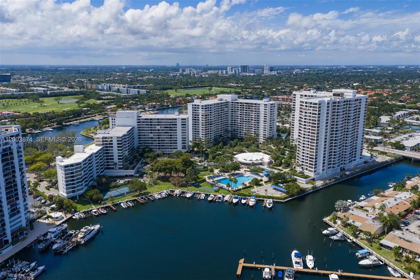 600 Three Islands Blvd 1707 photo 1