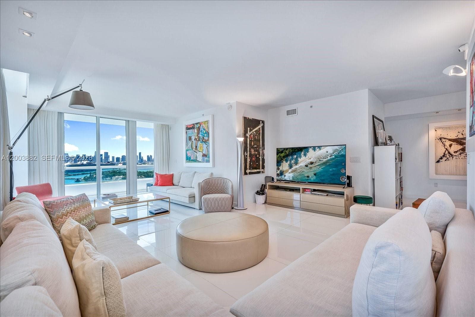 520 West Ave 2101 photo 3
