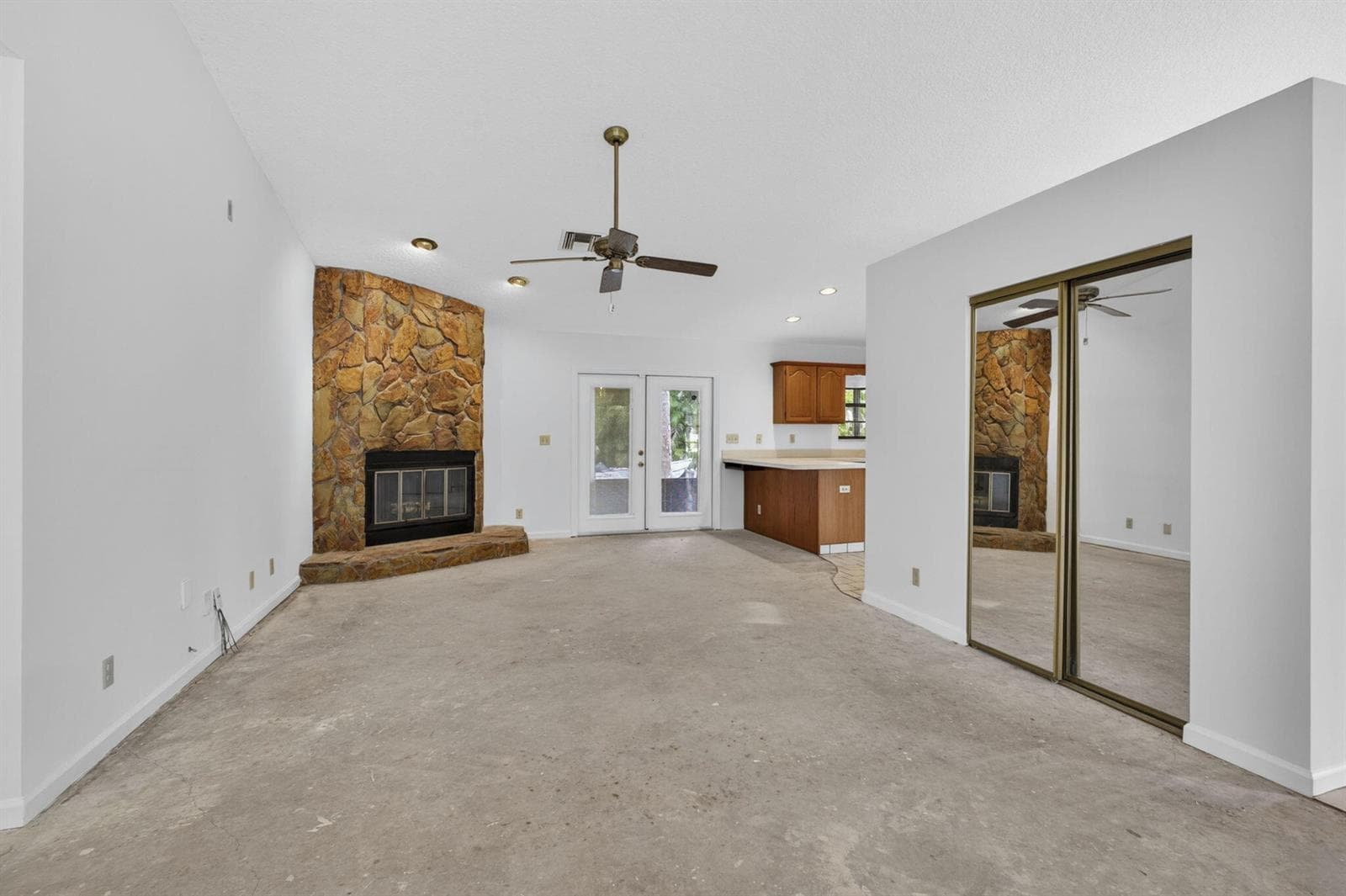 6045 Hall Boulevard photo 24
