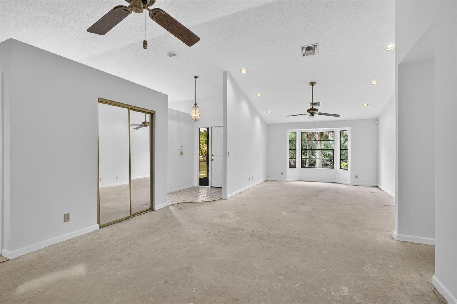 6045 Hall Boulevard photo 25