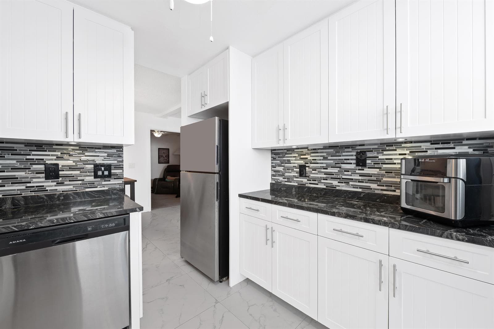 1505 N Riverside Drive 808 photo 3