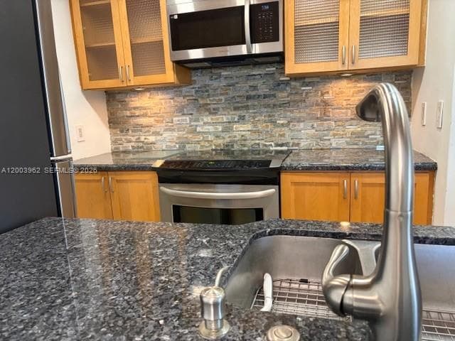 1407 56th St 301 photo 3