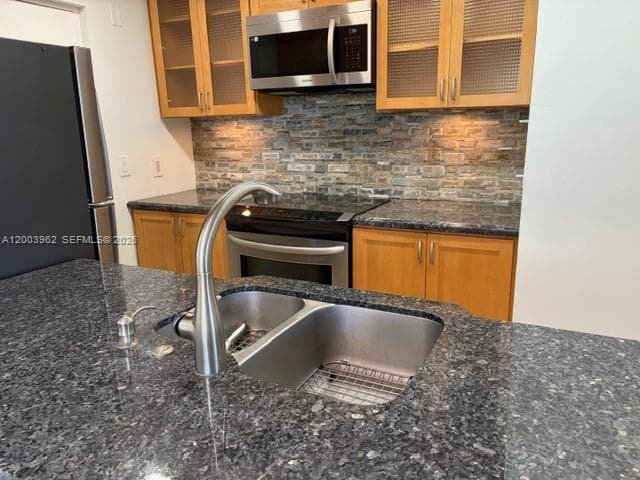 1407 56th St 301 photo 4