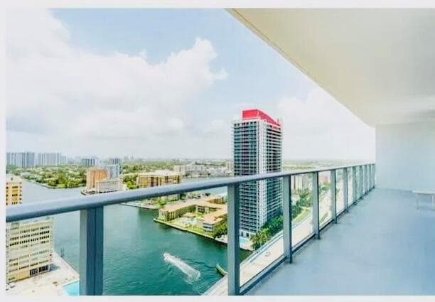 4010 S Ocean Drive R1909 photo 13