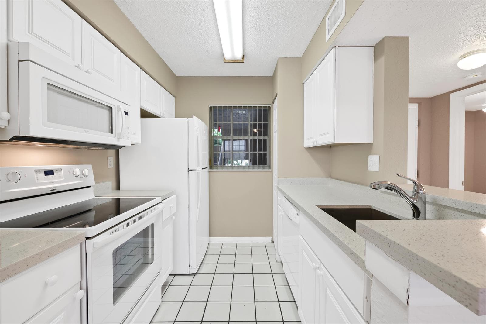2861 N Oakland Forest Drive 202 photo 2